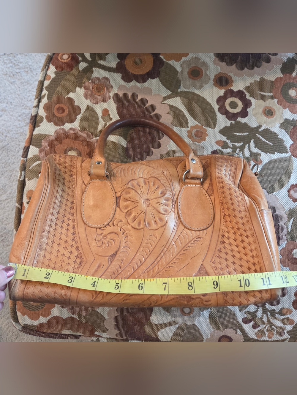 Beautiful Vintage Hand-Tooled Leather Satchel Bag in Tan Flower Floral Design - Picture 8 of 11